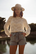 Blouse en dentelle tendance femme écru avec petit col Vinciane