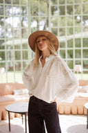 Chemise oversize brodée blanche femme malte bohème romantique tendance