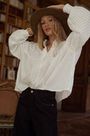 Chemise oversize brodée blanche femme malte bohème romantique tendance