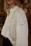 Chemise oversize brodée blanche femme malte bohème romantique tendance