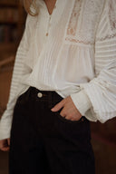 Chemise oversize brodée blanche femme malte bohème romantique tendance