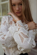 Blouse dentelle écru femme Solly décolleté V