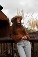 Pull col roulé camel oversize femme Hugo chaud hiver tendance