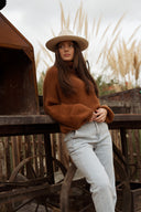 Pull col roulé camel oversize femme Hugo chaud hiver tendance