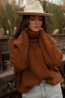 Pull col roulé camel oversize femme Hugo chaud hiver tendance