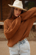 Pull col roulé camel oversize femme Hugo chaud hiver tendance