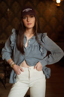 Chemise en jean femme bleu délavé avec volants aux épaules Sofia