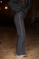 Jean droit gris foncé hiver femme avec clous sur la jambe Bolky