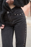 Jean droit gris foncé hiver femme avec clous sur la jambe Bolky