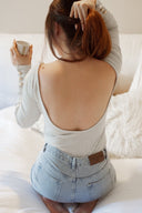 Body dos nu femme gris manche longue