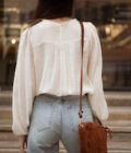 Blouse bohème hiver femme beige fluide brodée Adèle