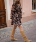 Robe courte hiver femme marron et noir avec volants et col montant Marthe
